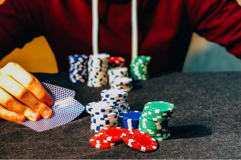 Khám phá các thuật ngữ quan trọng trong trò chơi Poker